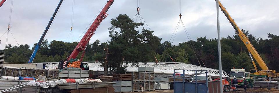 Grootste noodopvanglocatie van het COA in de bossen van Heumensoord