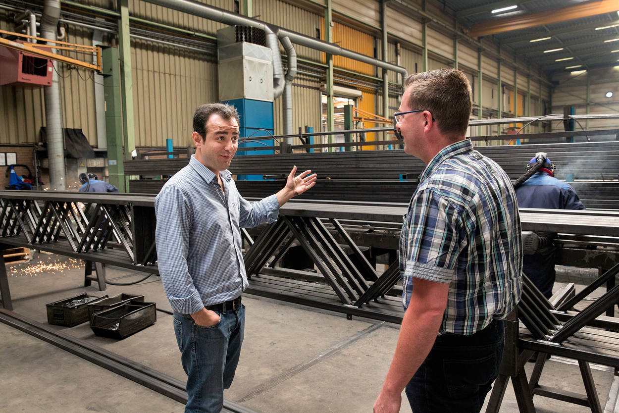 Mustafa in de fabriek